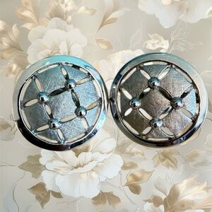 Vintage Trifari Clip On Earrings